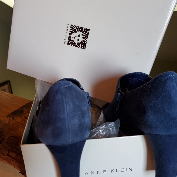 Anne Klein shoes - Picture 3 of 7